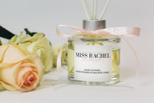 Load image into Gallery viewer, Daisy Flower Luxury Reed Diffuser