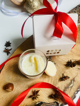 Load image into Gallery viewer, Mini Christmas Candle &amp; Wax Melt Gift Set – House Gift Box