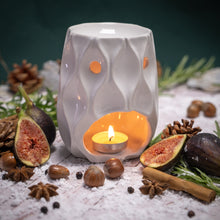Load image into Gallery viewer, Patterned Burner &amp; Wax Melts Gift Set