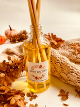 Load image into Gallery viewer, Clear Botanical Reed Diffuser – Autumn Collection