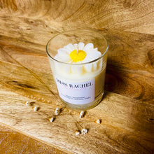 Load image into Gallery viewer, Daisy Easter Candle