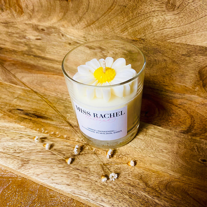 Daisy Easter Candle
