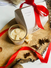 Load image into Gallery viewer, Mini Christmas Candle &amp; Wax Melt Gift Set – House Gift Box