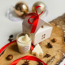 Load image into Gallery viewer, Mini Christmas Candle &amp; Wax Melt Gift Set – House Gift Box