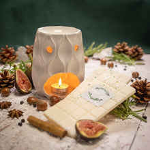 Load image into Gallery viewer, Patterned Burner &amp; Wax Melts Gift Set
