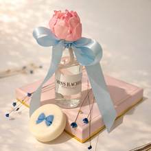 Load image into Gallery viewer, Flower Bud Reed Diffuser &amp; Wax Melt Gift Box