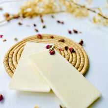 Load image into Gallery viewer, Pomegranate Noir Luxury Wax Melt