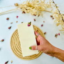 Load image into Gallery viewer, Pomegranate Noir Luxury Wax Melt