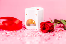 Load image into Gallery viewer, Heart Shaped Wax Melt Burner